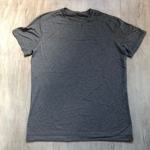 Lululemon Men’s Grey T-Shirt
